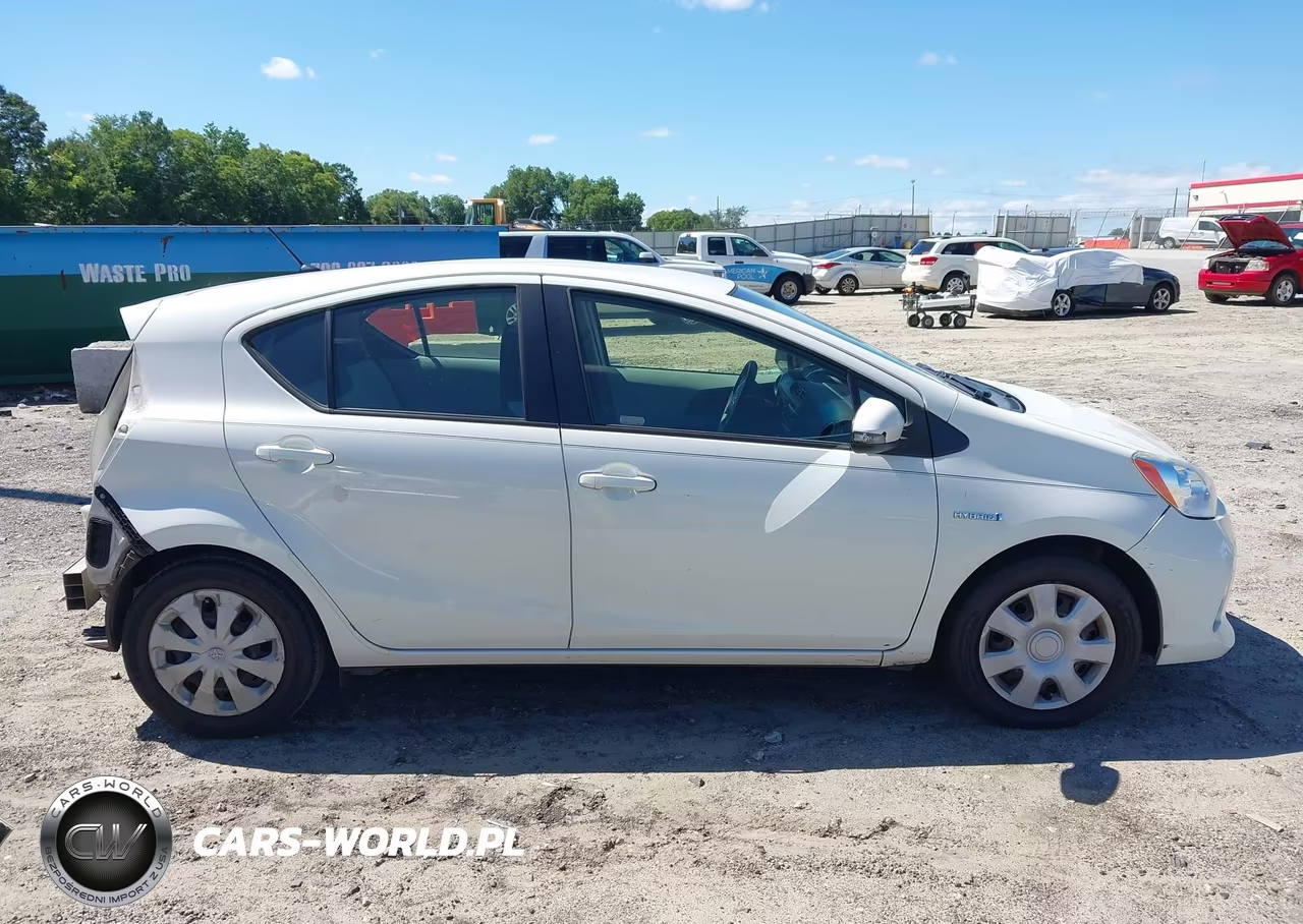 2013 Toyota Prius C One VIN:JTDKDTB39D1046965 - 14