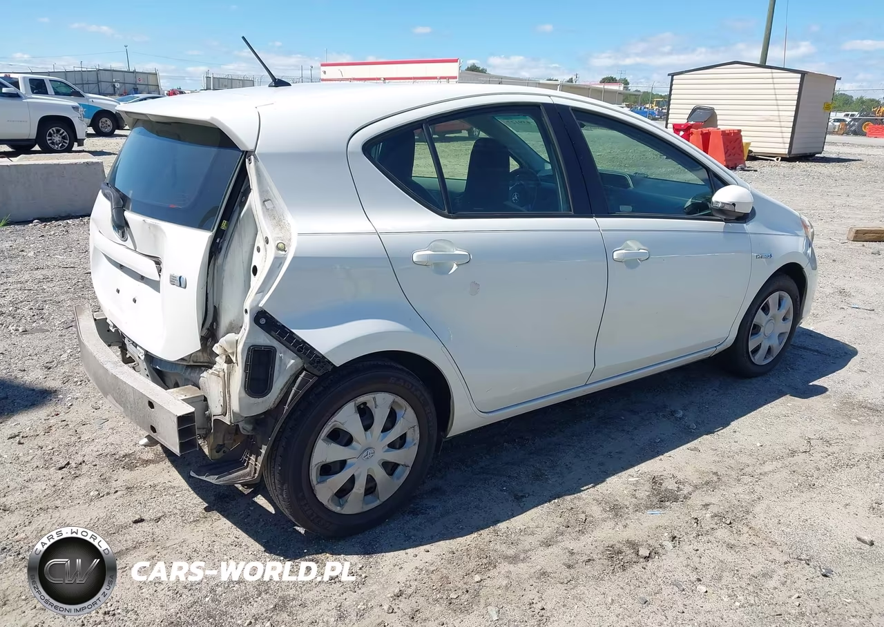 2013 Toyota Prius C One VIN:JTDKDTB39D1046965 - 4