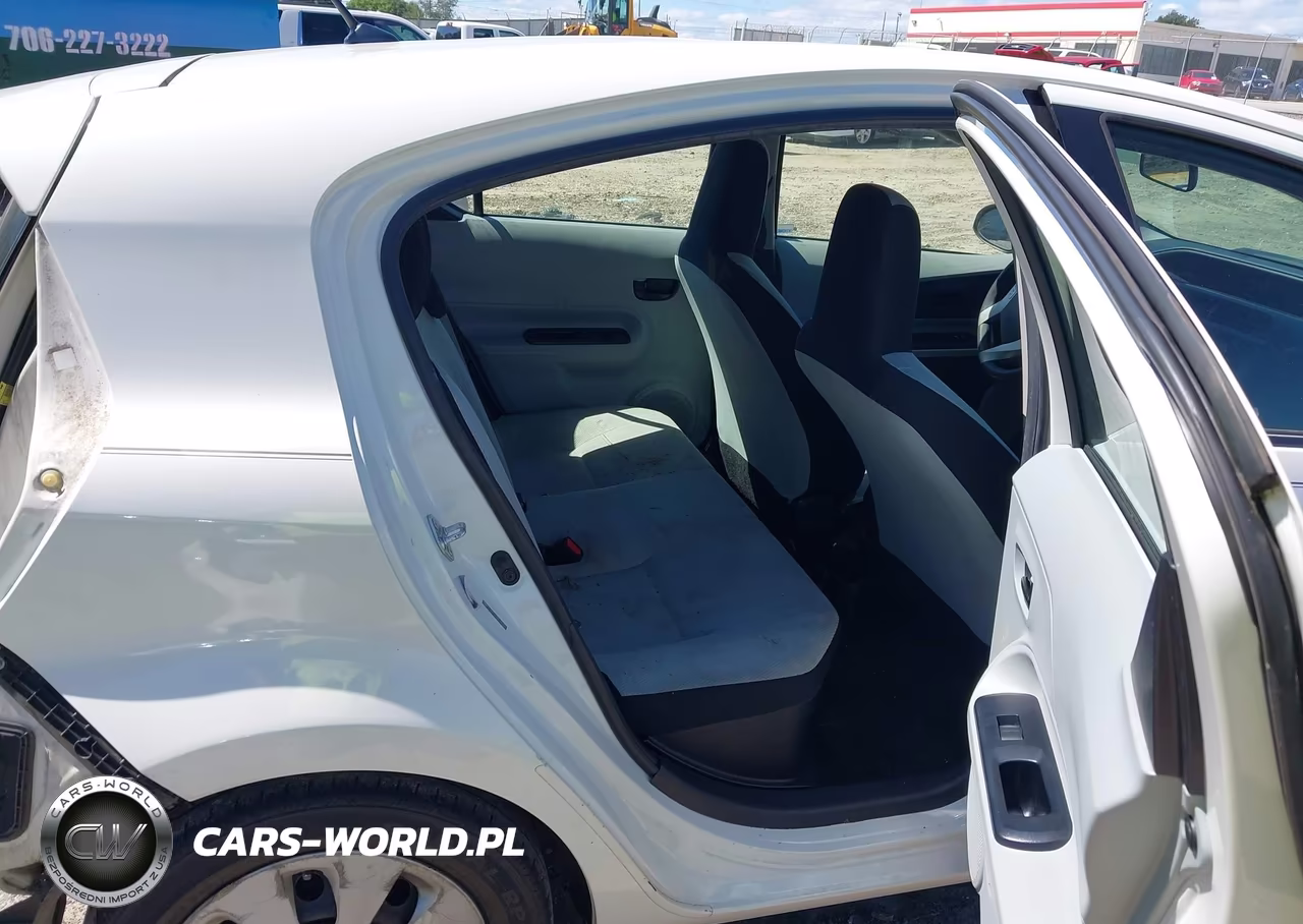 2013 Toyota Prius C One VIN:JTDKDTB39D1046965 - 8