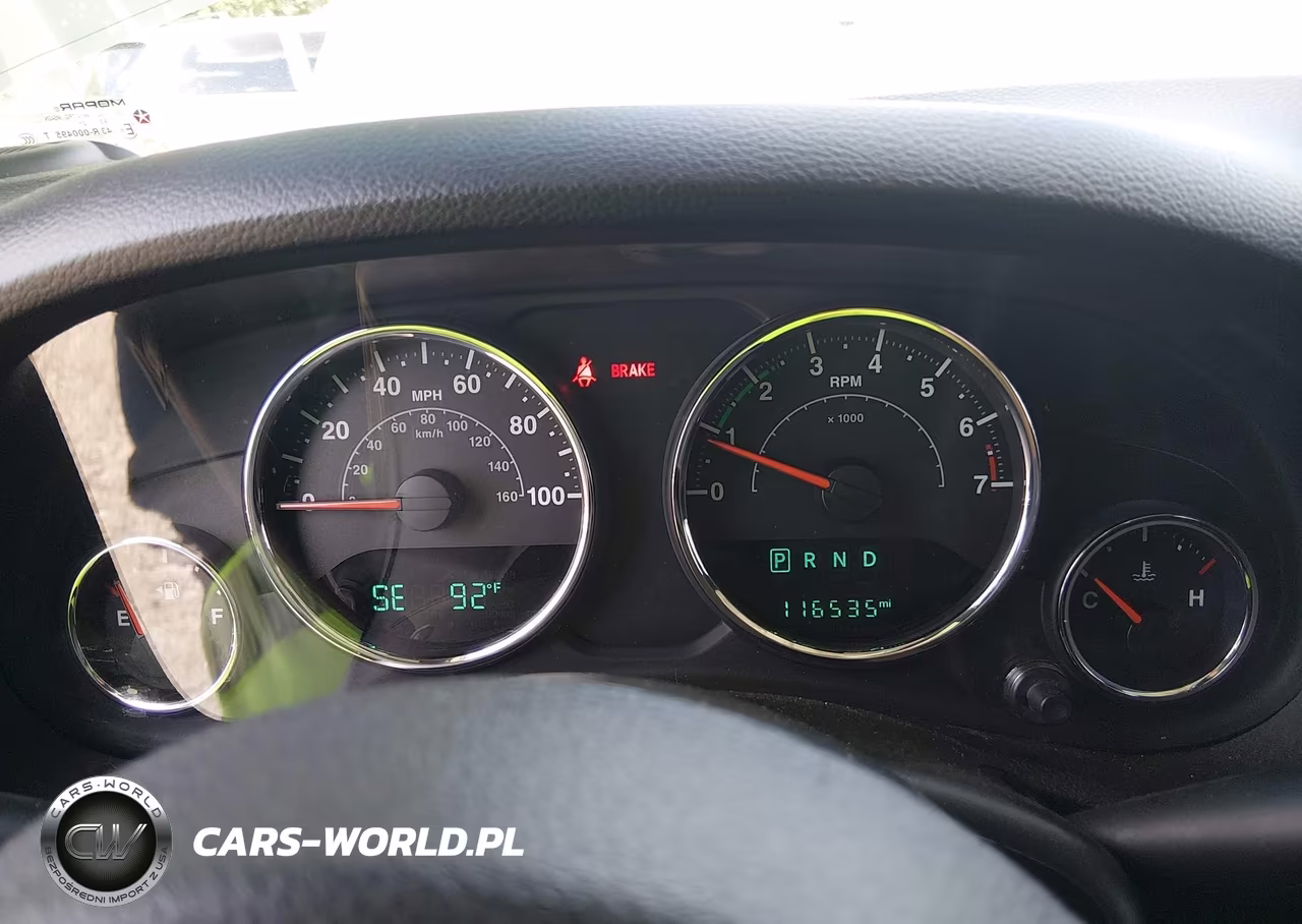2015 Jeep Wrangler Unlimited Sport VIN:1C4BJWDG4FL569313 - 7
