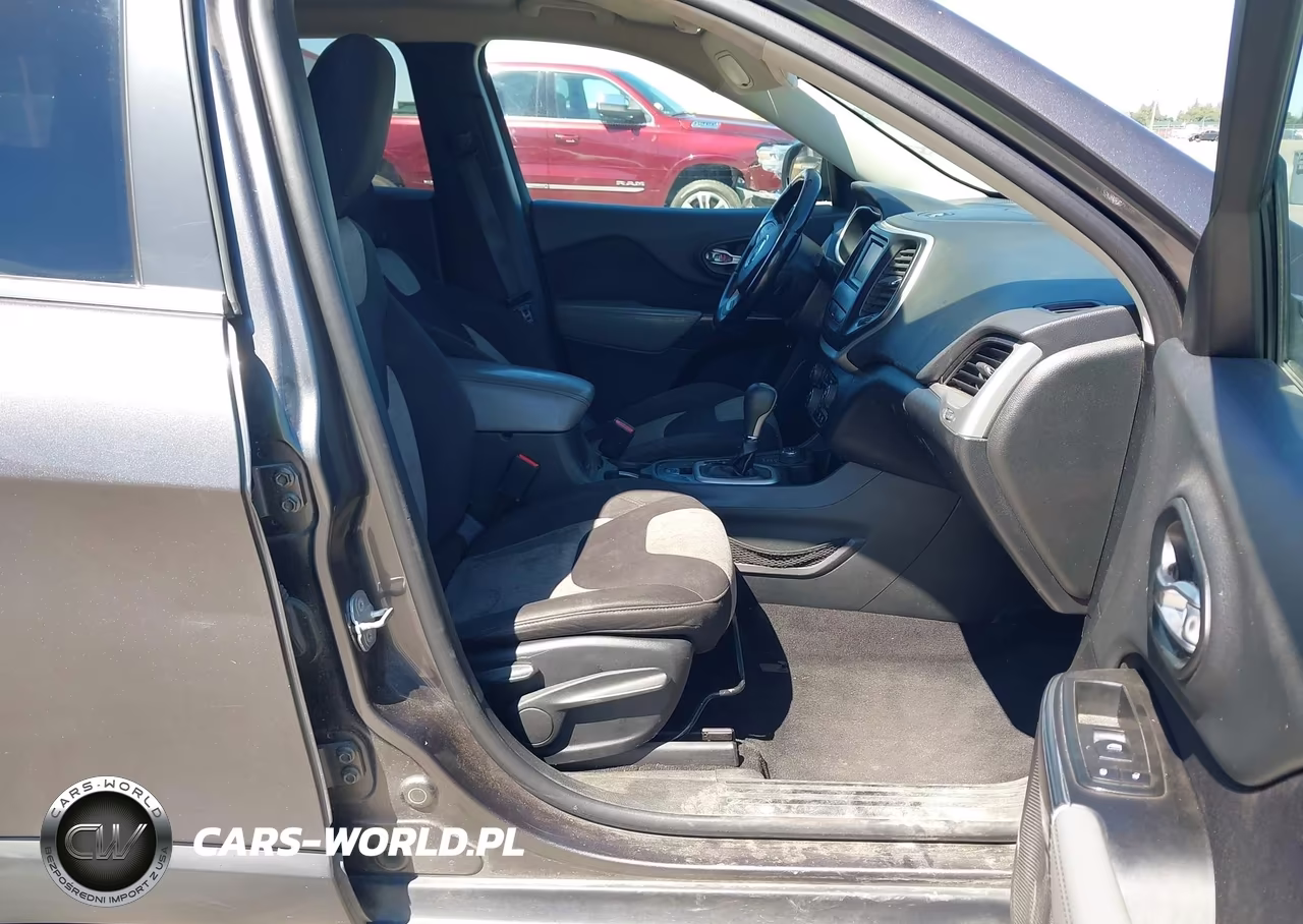 2014 Jeep Cherokee Latitude VIN:1C4PJMCS4EW149659 - 5