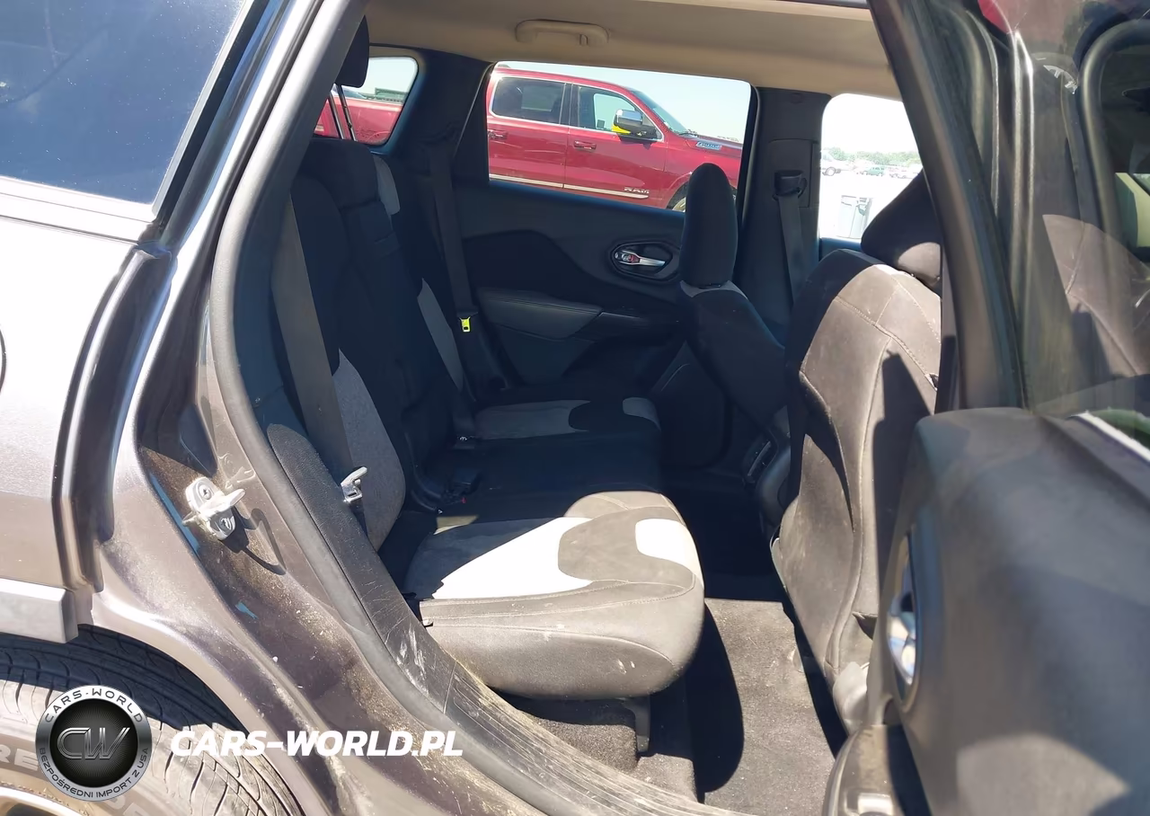 2014 Jeep Cherokee Latitude VIN:1C4PJMCS4EW149659 - 8