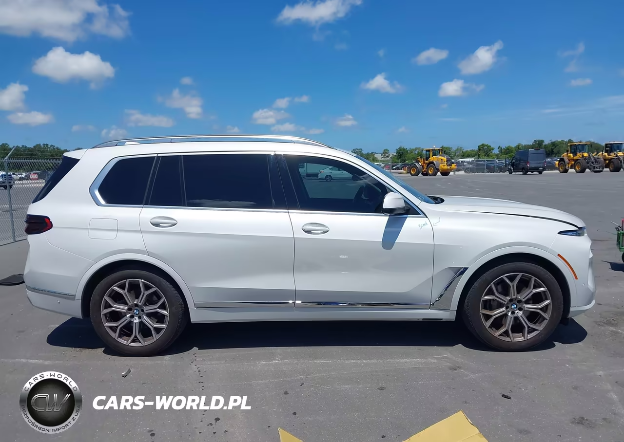 2023 BMW X7 xDrive40I VIN:5UX23EM06P9P53978 - 13