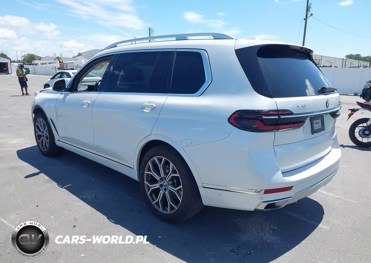 2023 BMW X7 xDrive40I VIN:5UX23EM06P9P53978 - 3