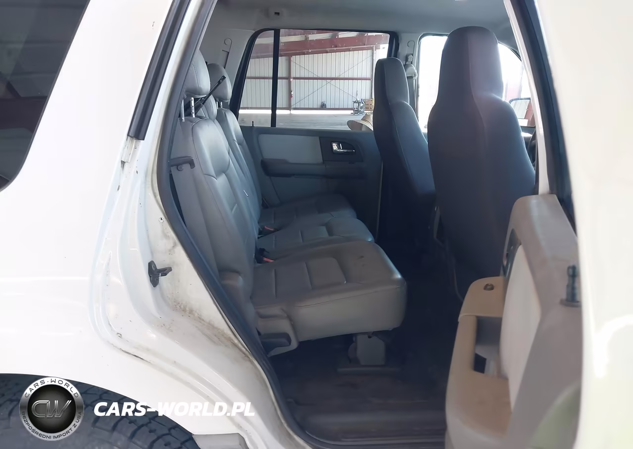 2005 Ford Expedition Xlt VIN:1FMPU16595LA92982 - 8