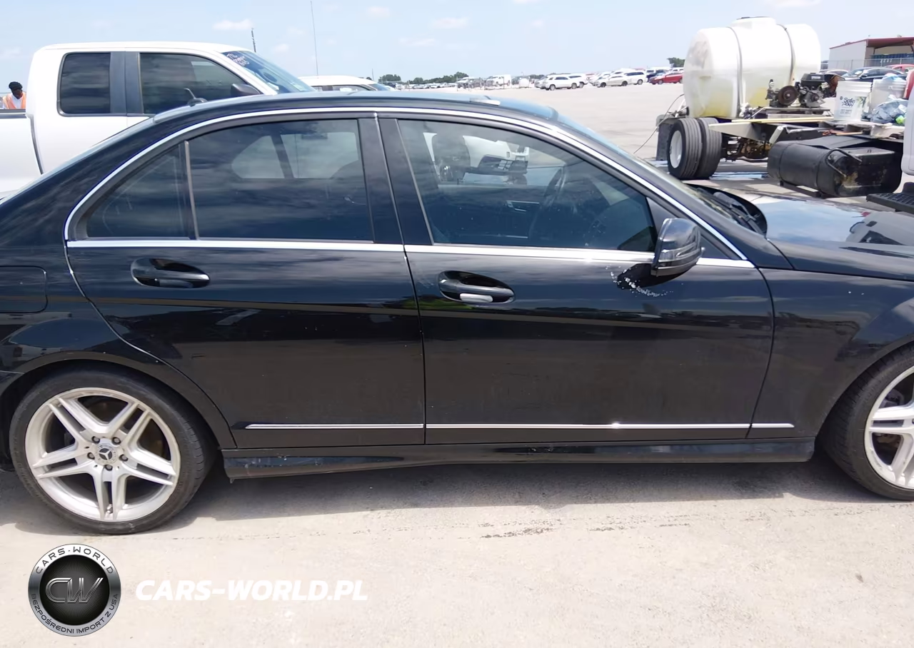 2010 Mercedes-Benz C 300 Luxury-Sport VIN:WDDGF5EBXAR092211 - 13