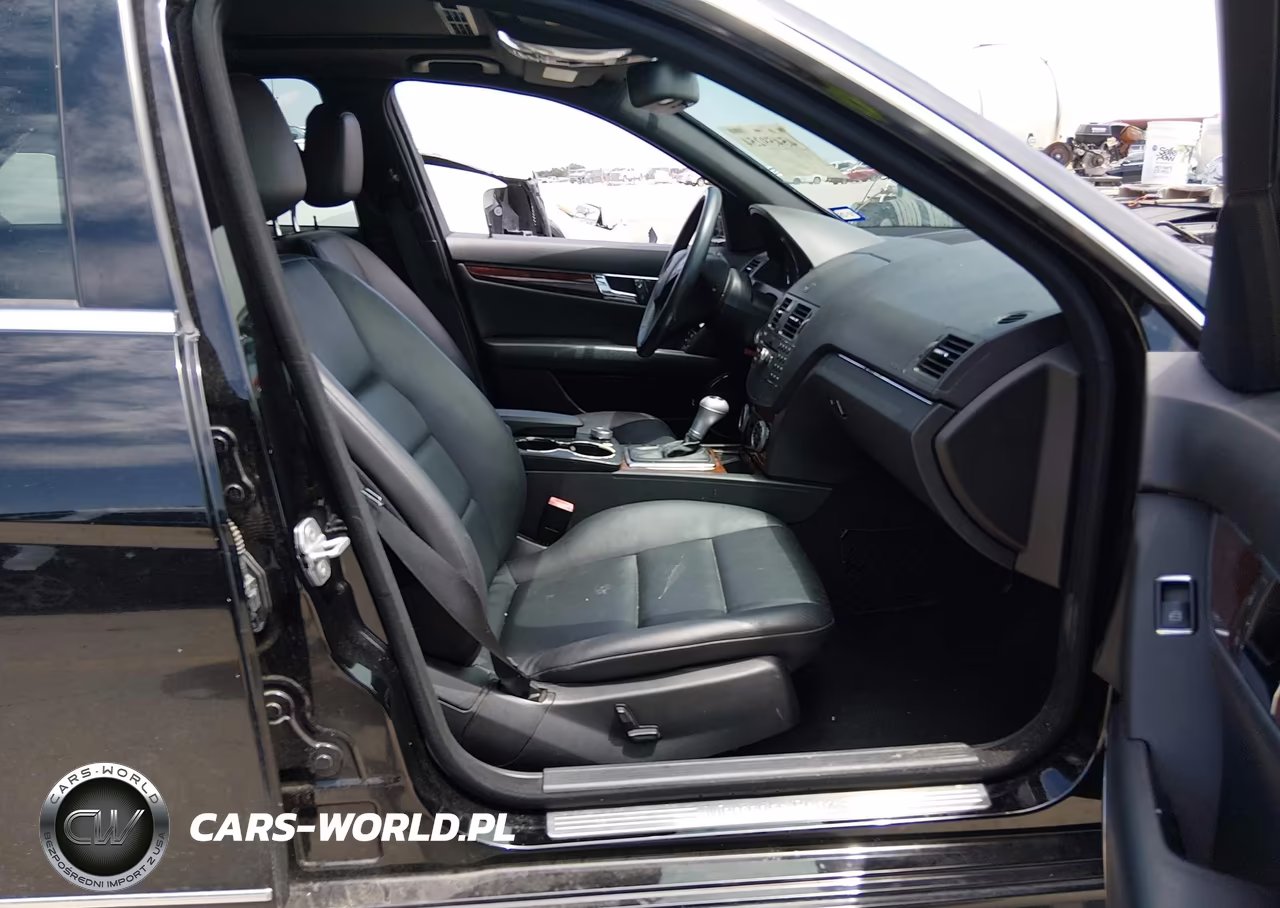 2010 Mercedes-Benz C 300 Luxury-Sport VIN:WDDGF5EBXAR092211 - 5