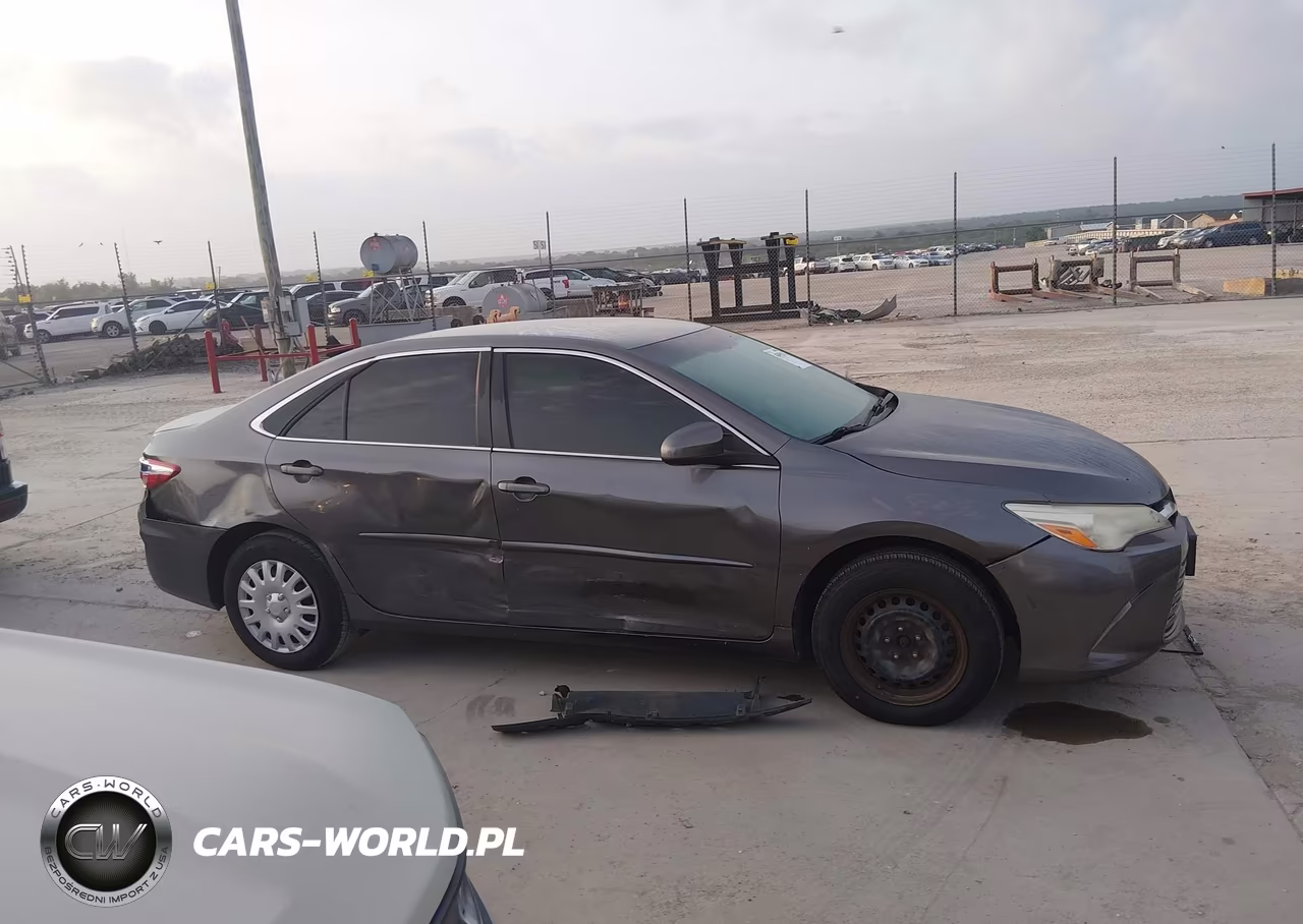2016 Toyota Camry Le VIN:4T4BF1FK8GR530114 - 13