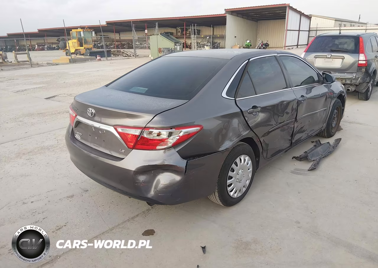 2016 Toyota Camry Le VIN:4T4BF1FK8GR530114 - 4