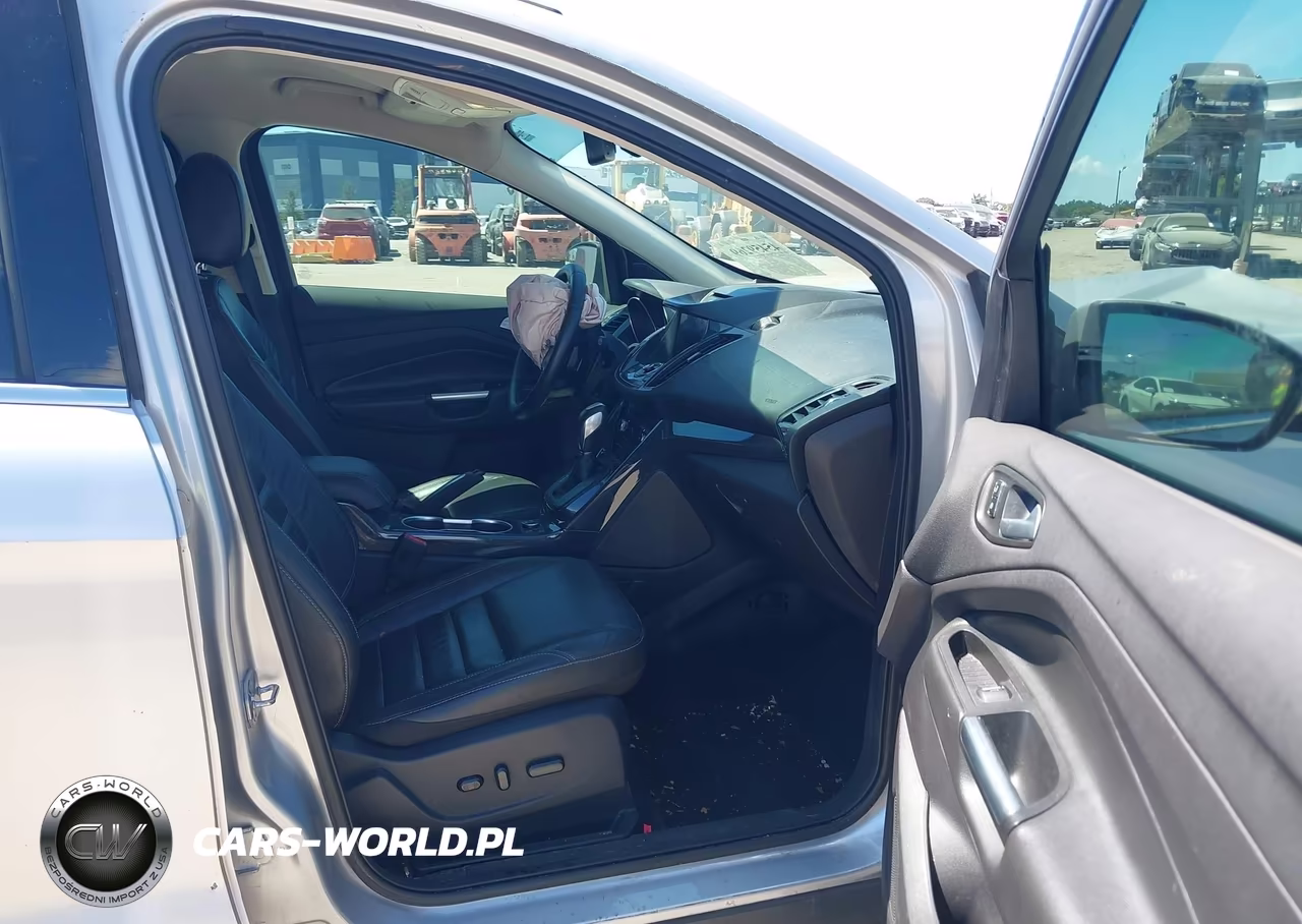 2016 Ford Escape Titanium VIN:1FMCU0J98GUA91743 - 5