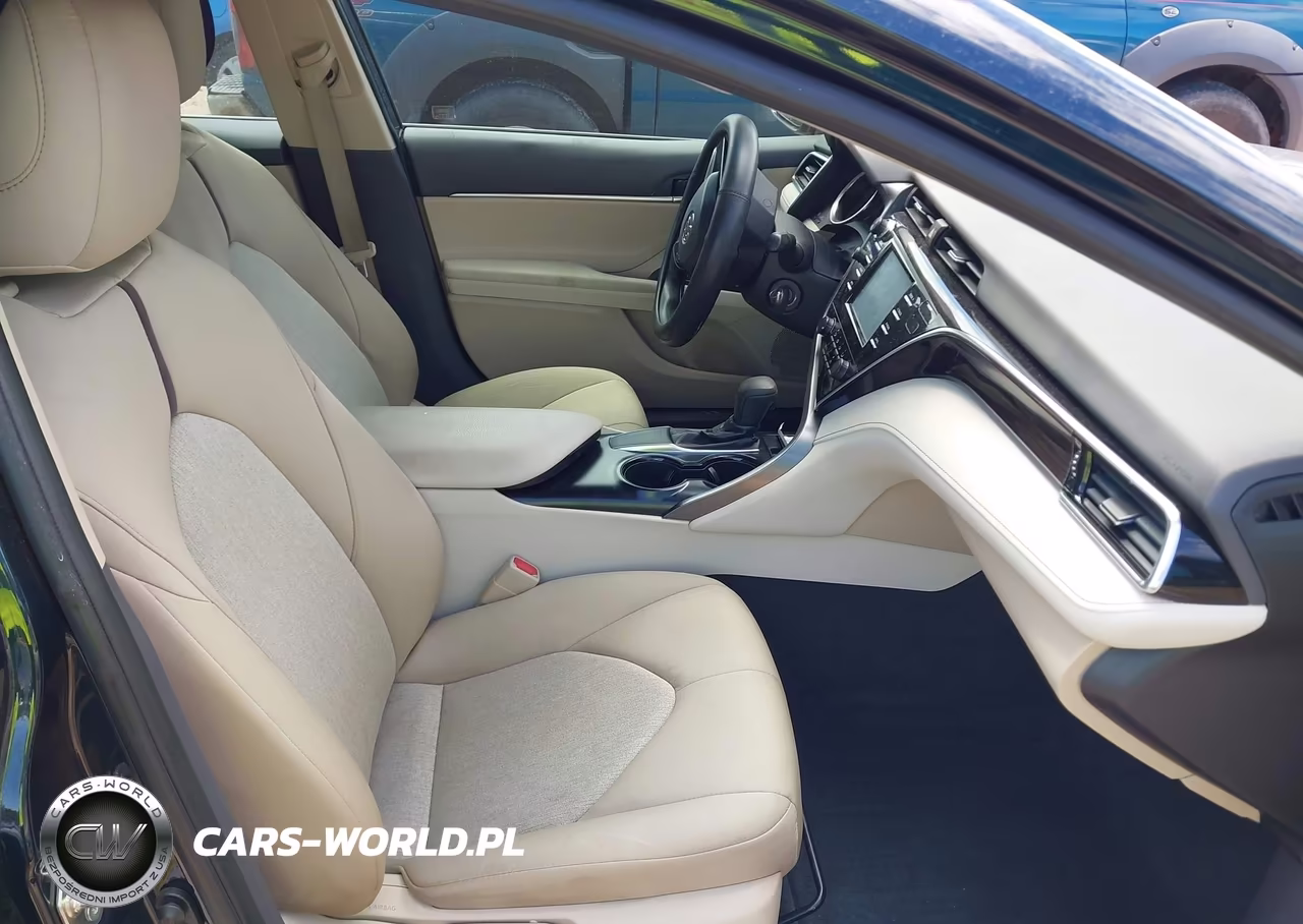 2018 Toyota Camry Le VIN:4T1B11HK2JU588104 - 5