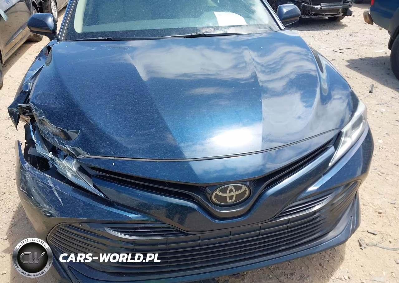 2018 Toyota Camry Le VIN:4T1B11HK2JU588104 - 6