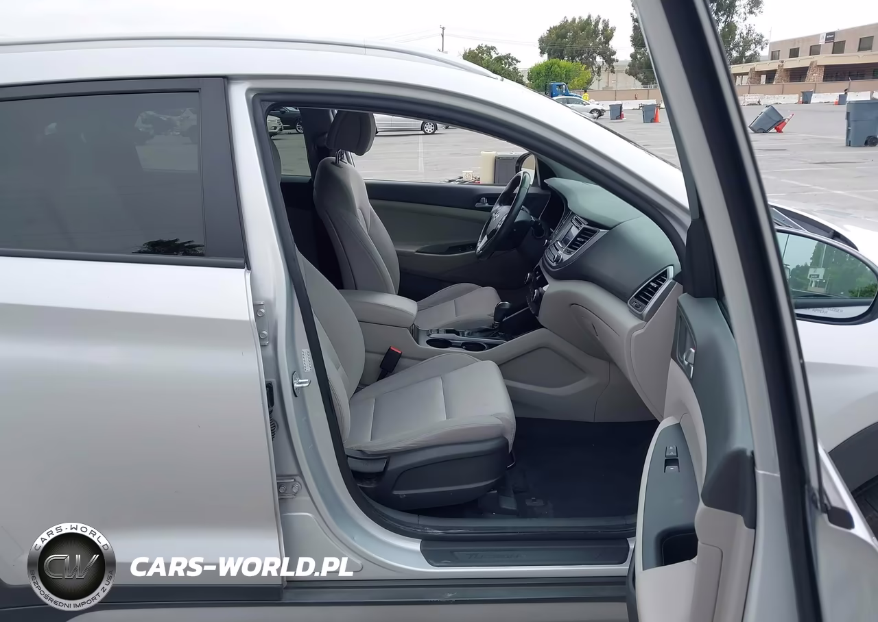 2017 Hyundai Tucson Sport VIN:KM8J33A2XHU468010 - 5
