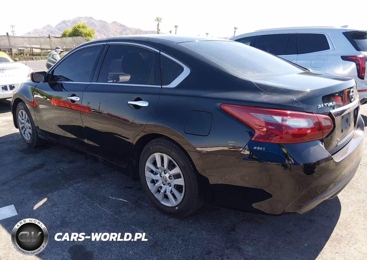 2018 Nissan Altima 2.5 S VIN:1N4AL3AP0JC164637 - 3