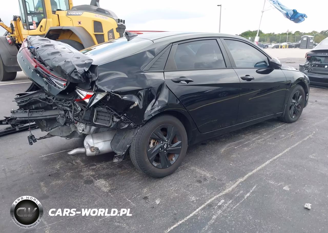 2023 Hyundai Elantra Sel VIN:KMHLM4AG3PU381894 - 4