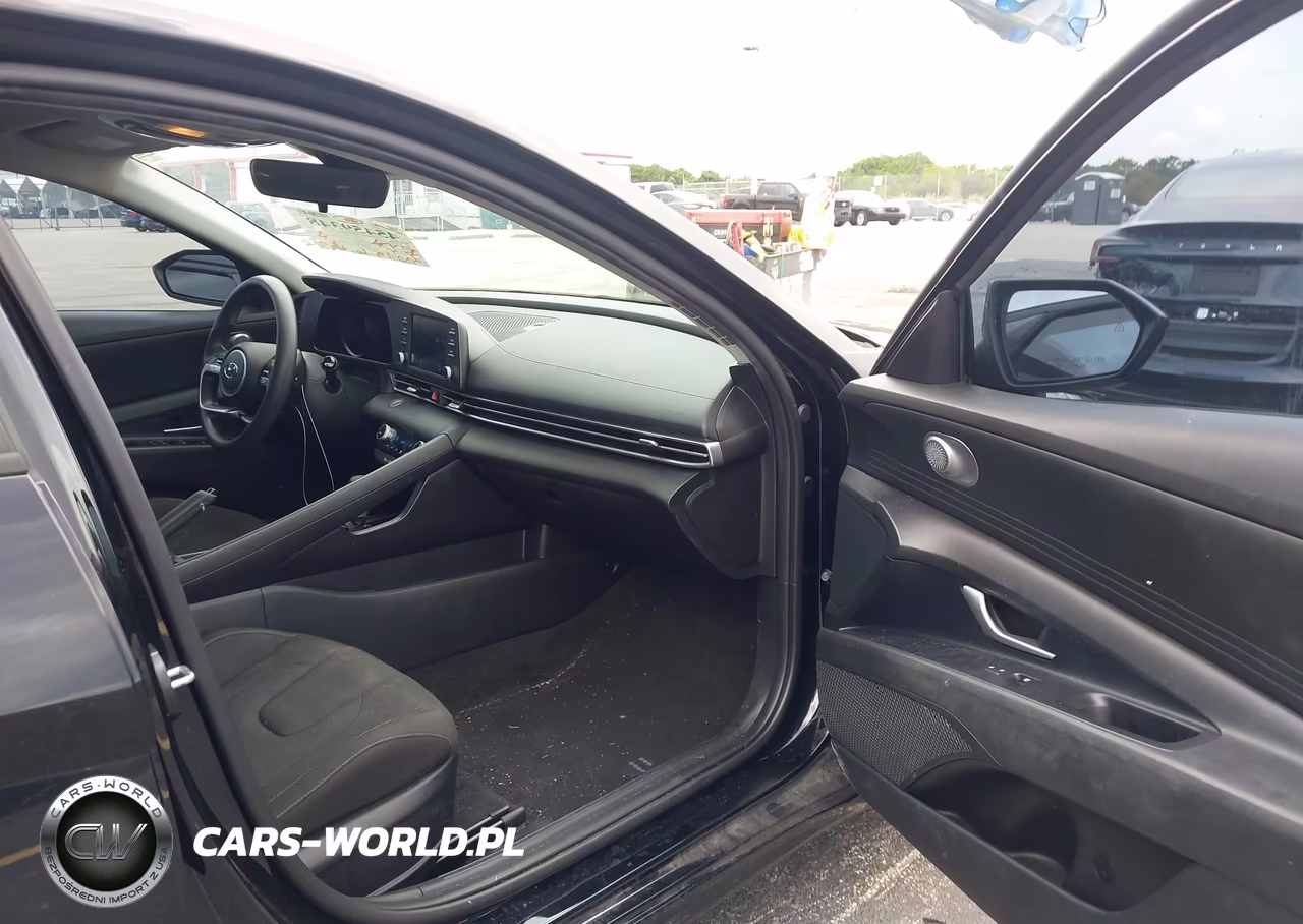 2023 Hyundai Elantra Sel VIN:KMHLM4AG3PU381894 - 5