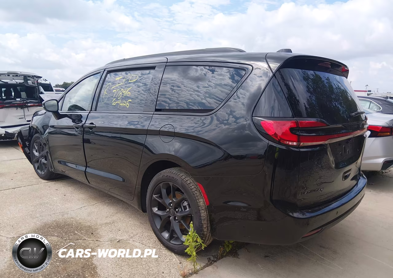 2027 Chrysler Pacifica VIN:2C4RC1GG2VR557254 - 3