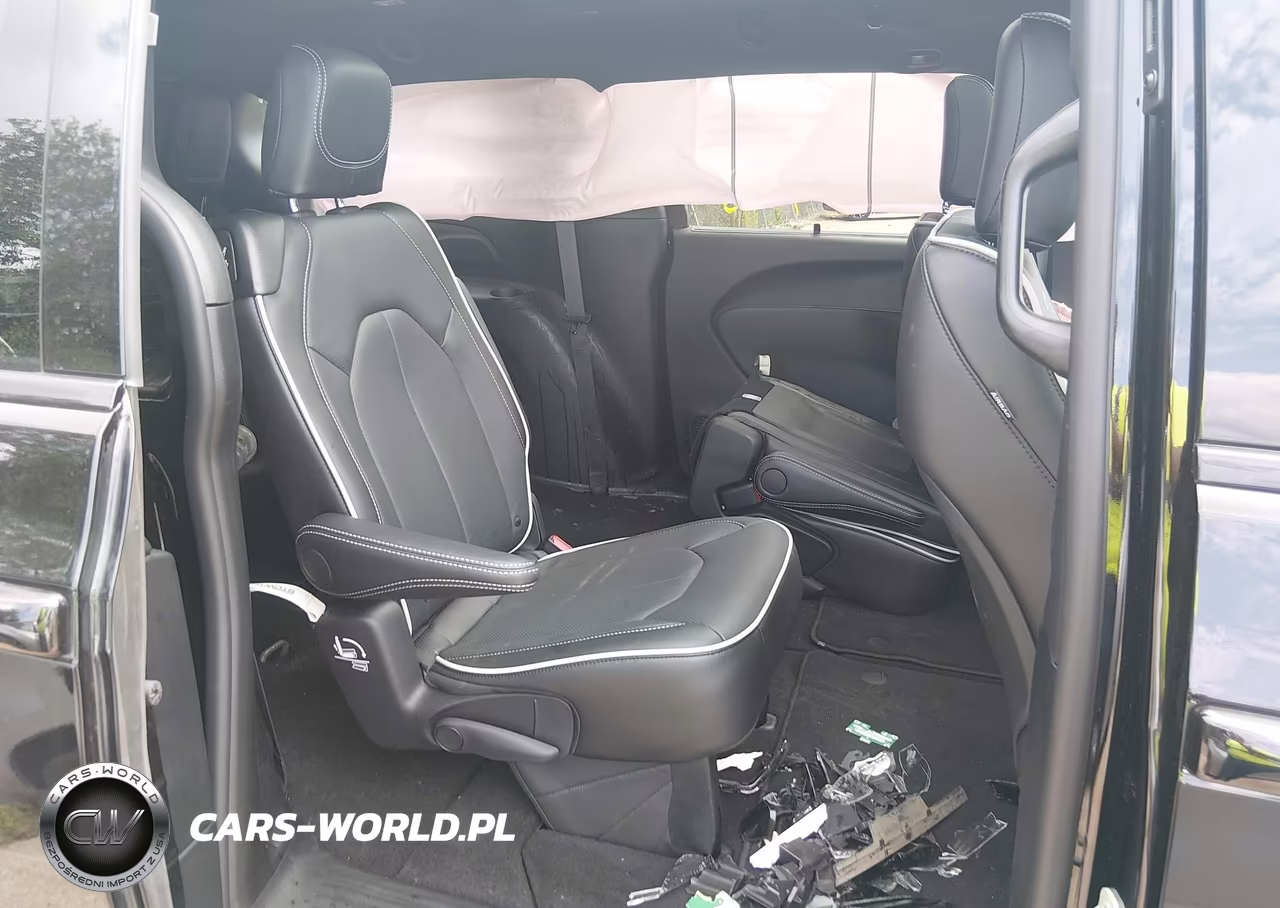 2027 Chrysler Pacifica VIN:2C4RC1GG2VR557254 - 8