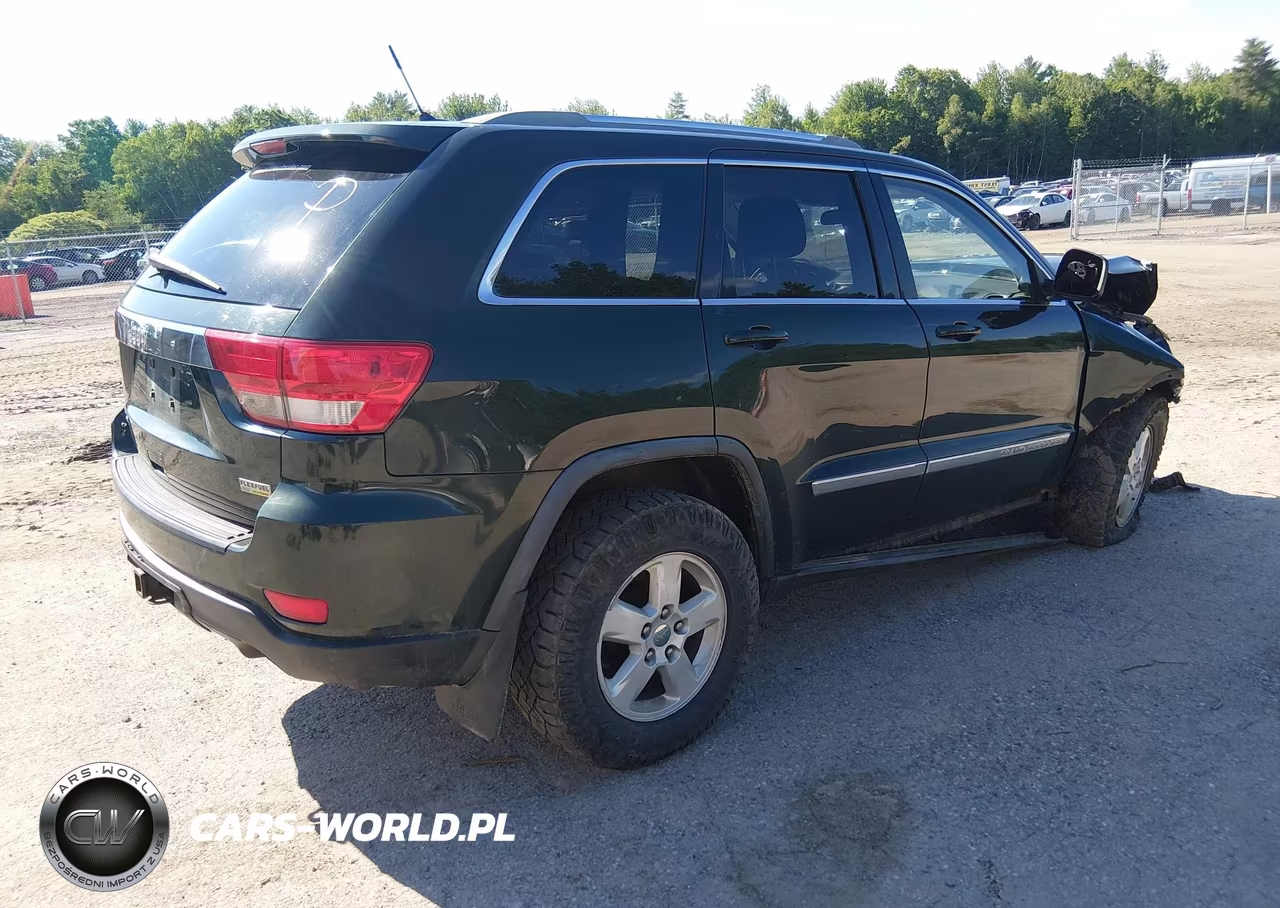 2011 Jeep Grand Cherokee Laredo VIN:1J4RR4GG5BC640434 - 4