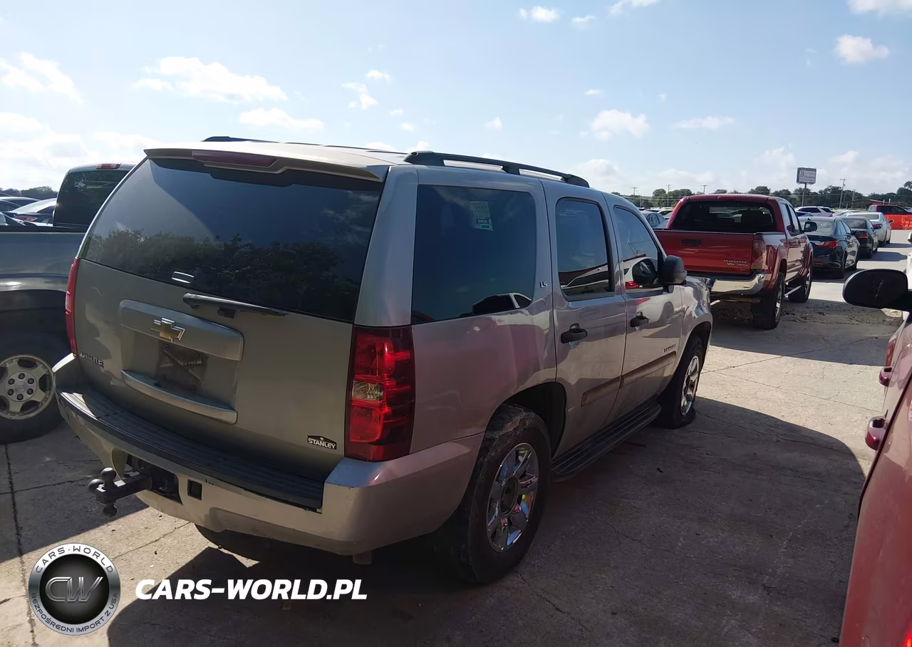 2007 Chevrolet Tahoe Ls VIN:1GNFC13C07J401136 - 4