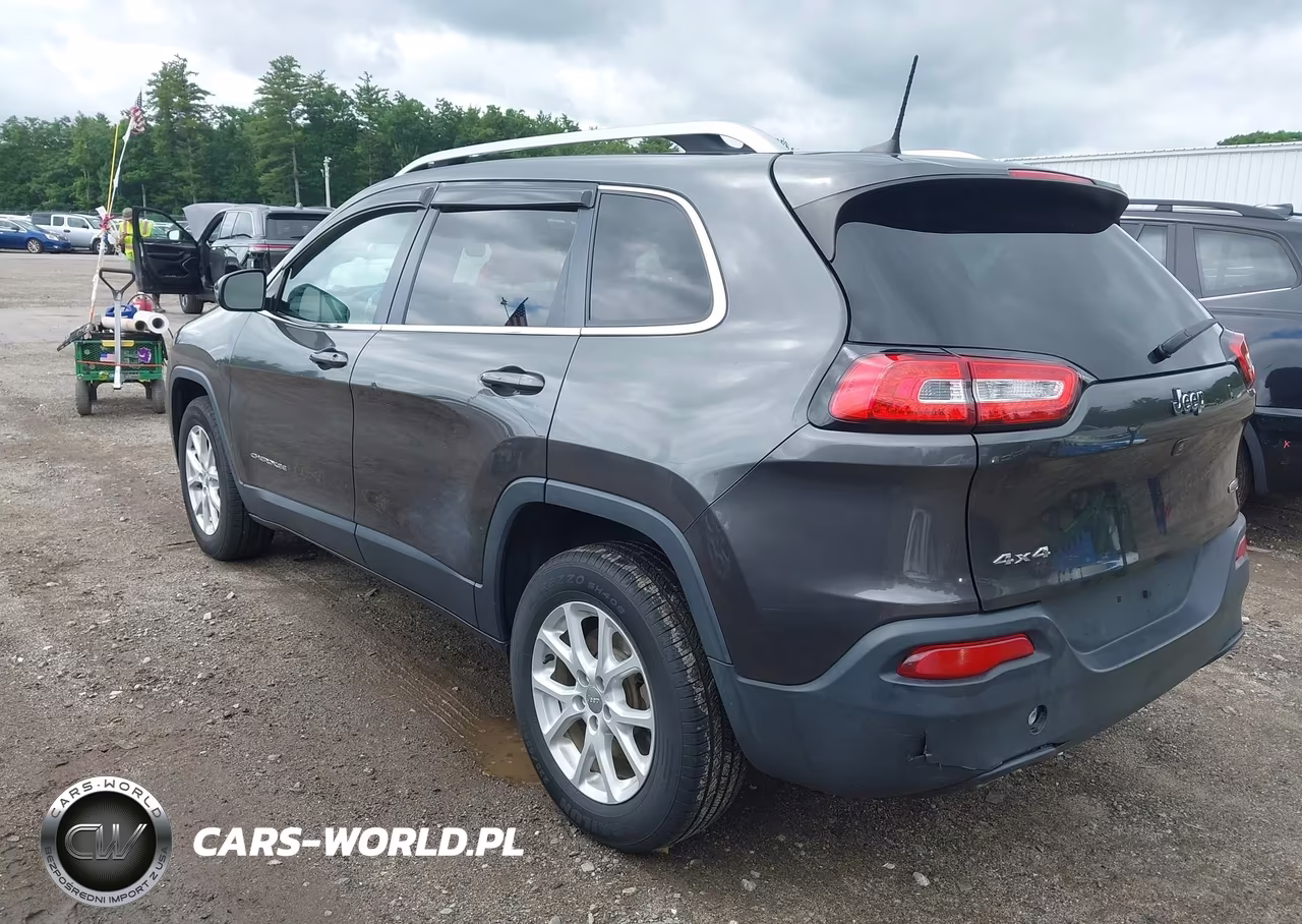 2017 Jeep Cherokee Latitude VIN:1C4PJMCB8HW520701 - 3