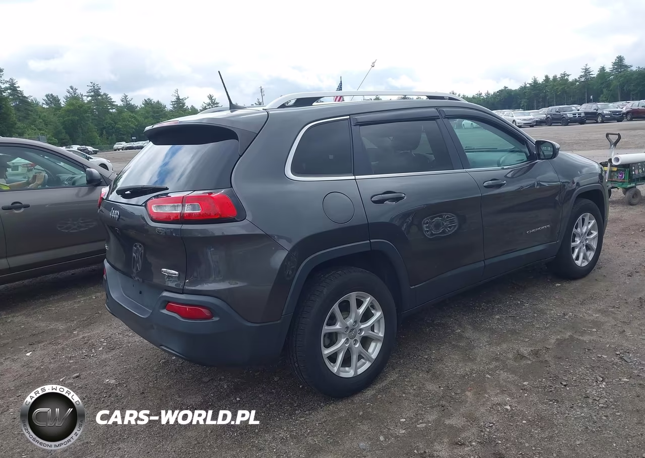 2017 Jeep Cherokee Latitude VIN:1C4PJMCB8HW520701 - 4