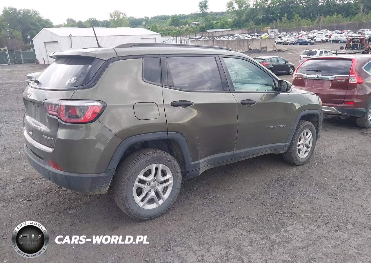 2018 Jeep Compass Sport 4X4 VIN:3C4NJDAB0JT399944 - 4