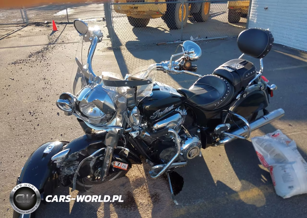2016 Indian Motorcycle Co. Springfield VIN:56KTHAAA9G3339653 - 2