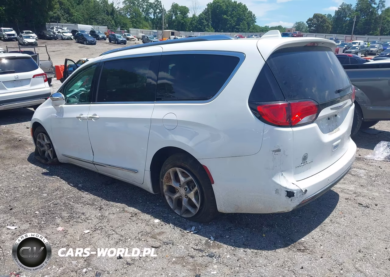 2018 Chrysler Pacifica Limited VIN:2C4RC1GG0JR272398 - 3