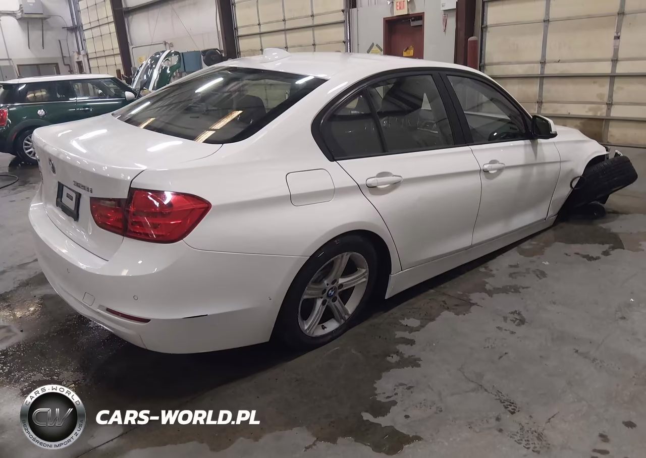 2015 BMW 328I xDrive VIN:WBA3B5C57FP653742 - 4