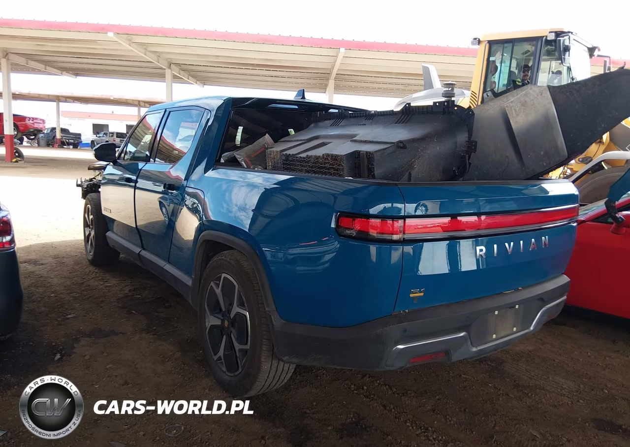 2023 Rivian R1T Adventure Quad Motor Large Pack VIN:7FCTGAAA3PN018022 - 3