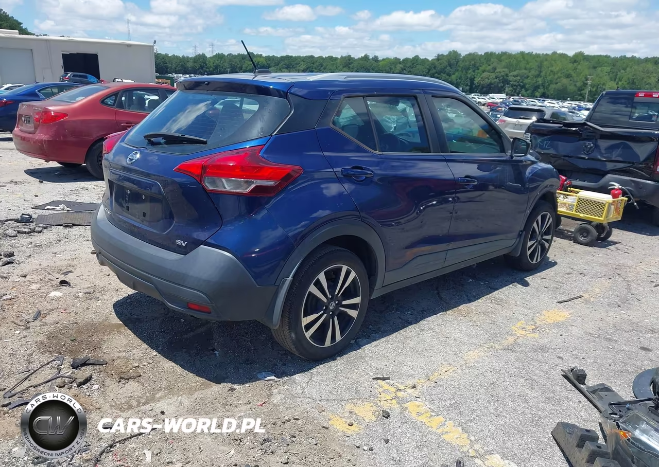 2018 Nissan Kicks Sv VIN:3N1CP5CU1JL496969 - 4