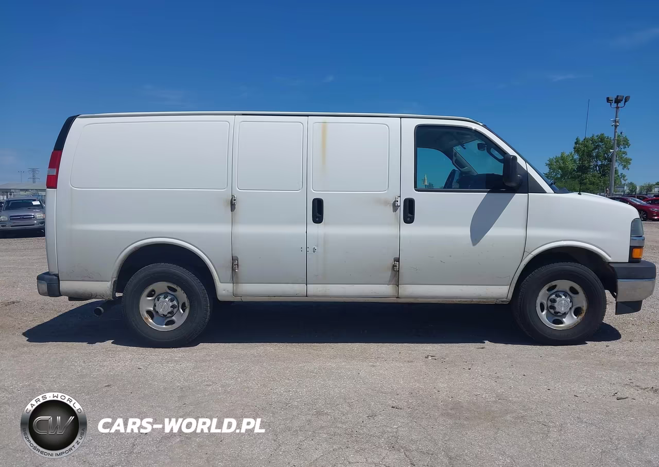 2018 Chevrolet Express 2500 Work Van VIN:1GCWGAFG8J1340444 - 13