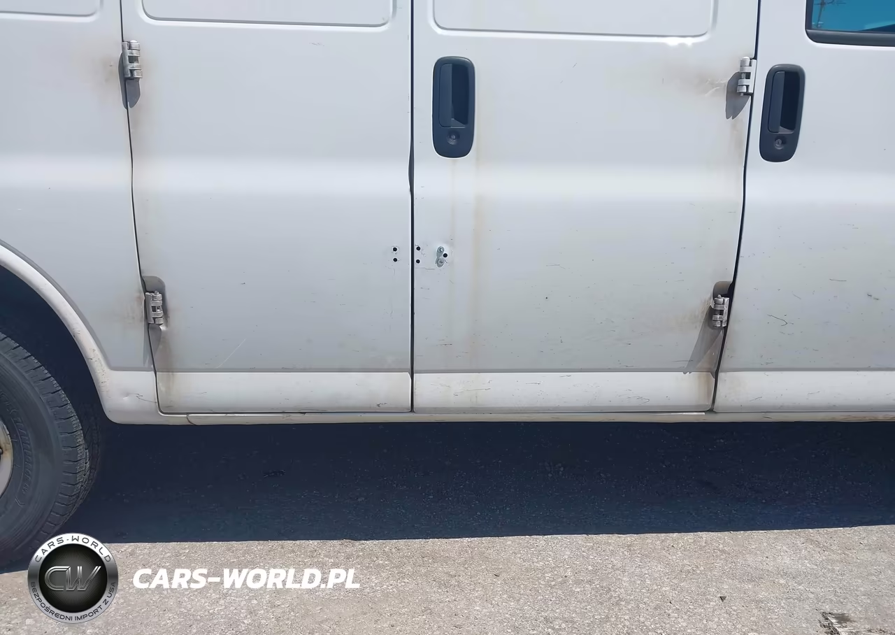 2018 Chevrolet Express 2500 Work Van VIN:1GCWGAFG8J1340444 - 6