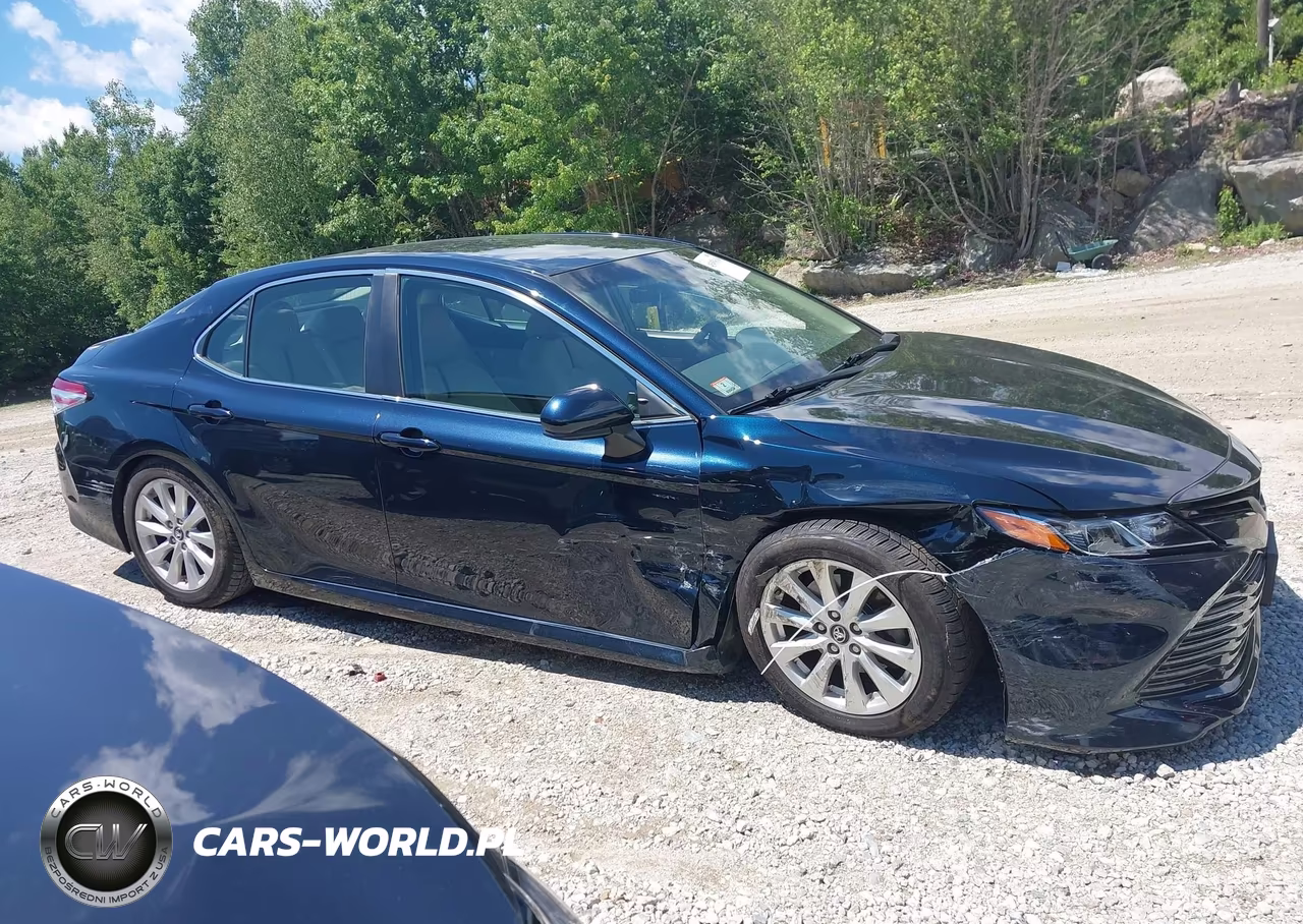 2018 Toyota Camry Le VIN:4T1B11HK8JU539361 - 13