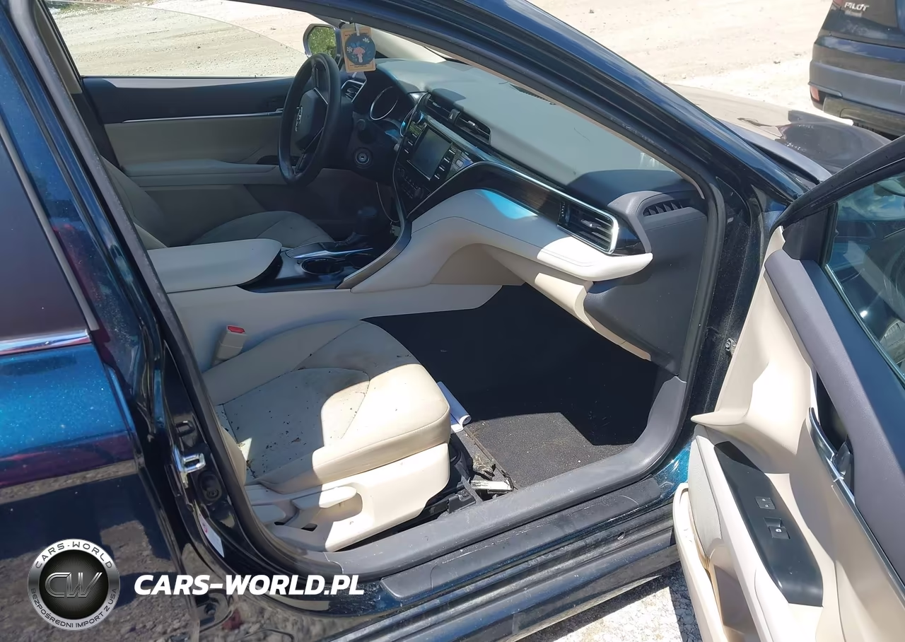 2018 Toyota Camry Le VIN:4T1B11HK8JU539361 - 5