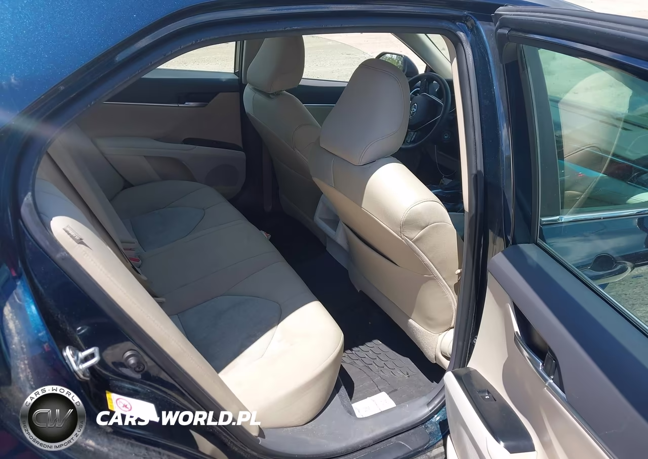 2018 Toyota Camry Le VIN:4T1B11HK8JU539361 - 8