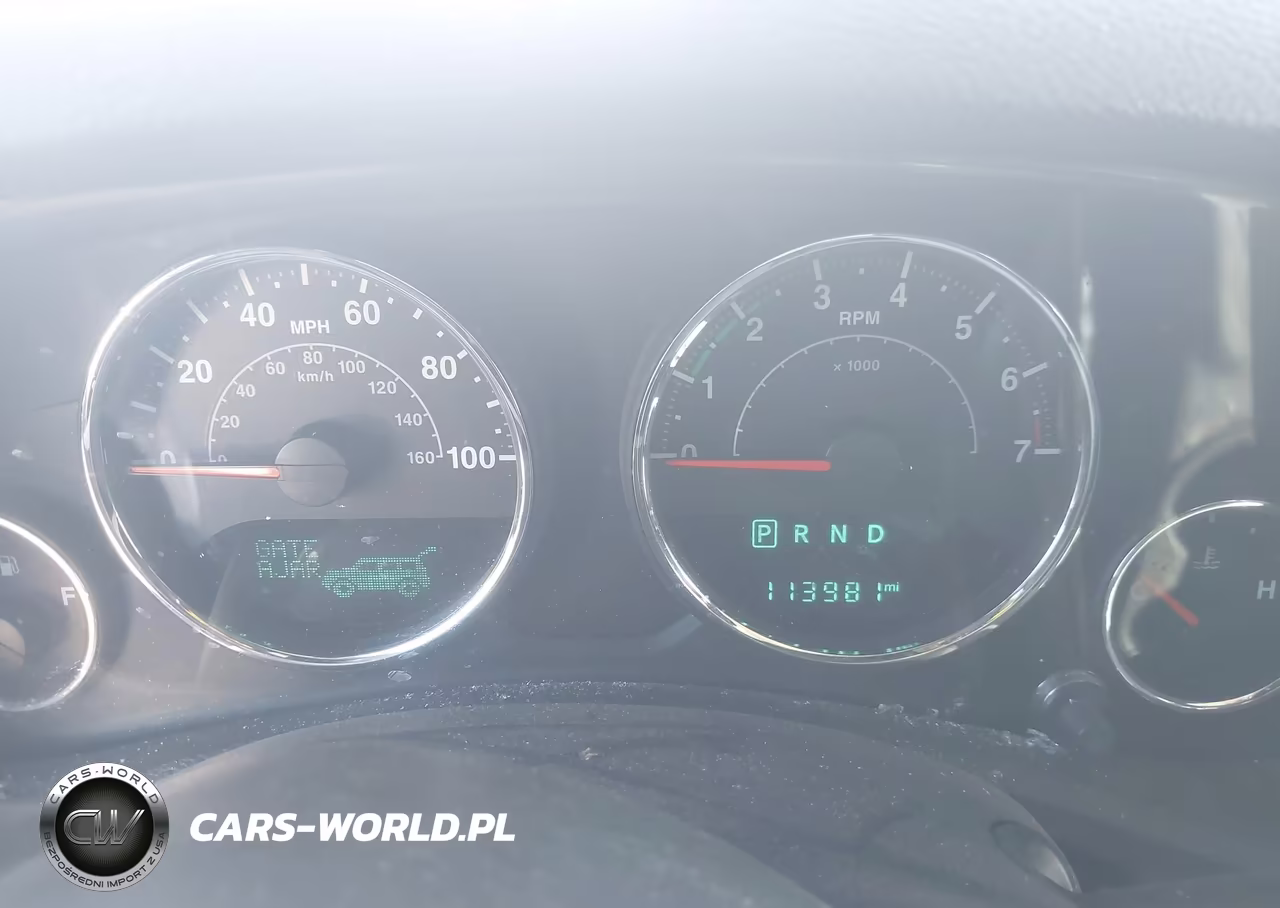 2015 Jeep Wrangler Unlimited Rubicon VIN:1C4BJWFGXFL766564 - 7