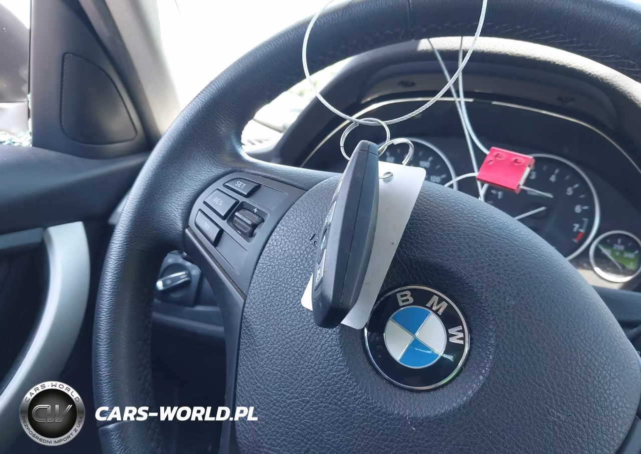 2018 BMW 320I xDrive VIN:WBA8E5G55JNV02930 - 11