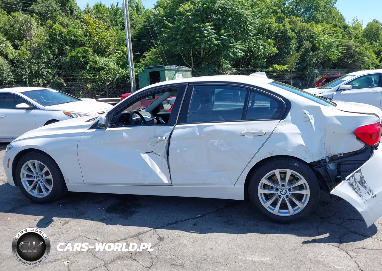 2018 BMW 320I xDrive VIN:WBA8E5G55JNV02930 - 14
