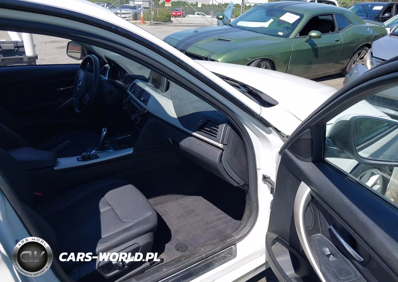 2018 BMW 320I xDrive VIN:WBA8E5G55JNV02930 - 5