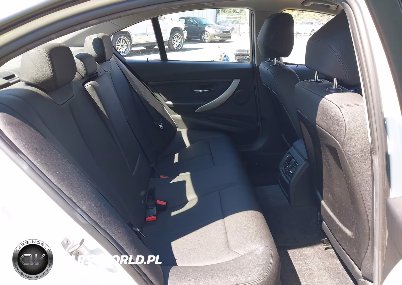 2018 BMW 320I xDrive VIN:WBA8E5G55JNV02930 - 8