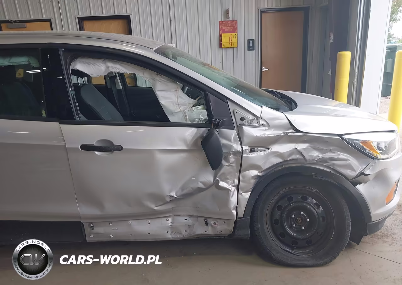 2017 Ford Escape S VIN:1FMCU0F73HUB02625 - 6