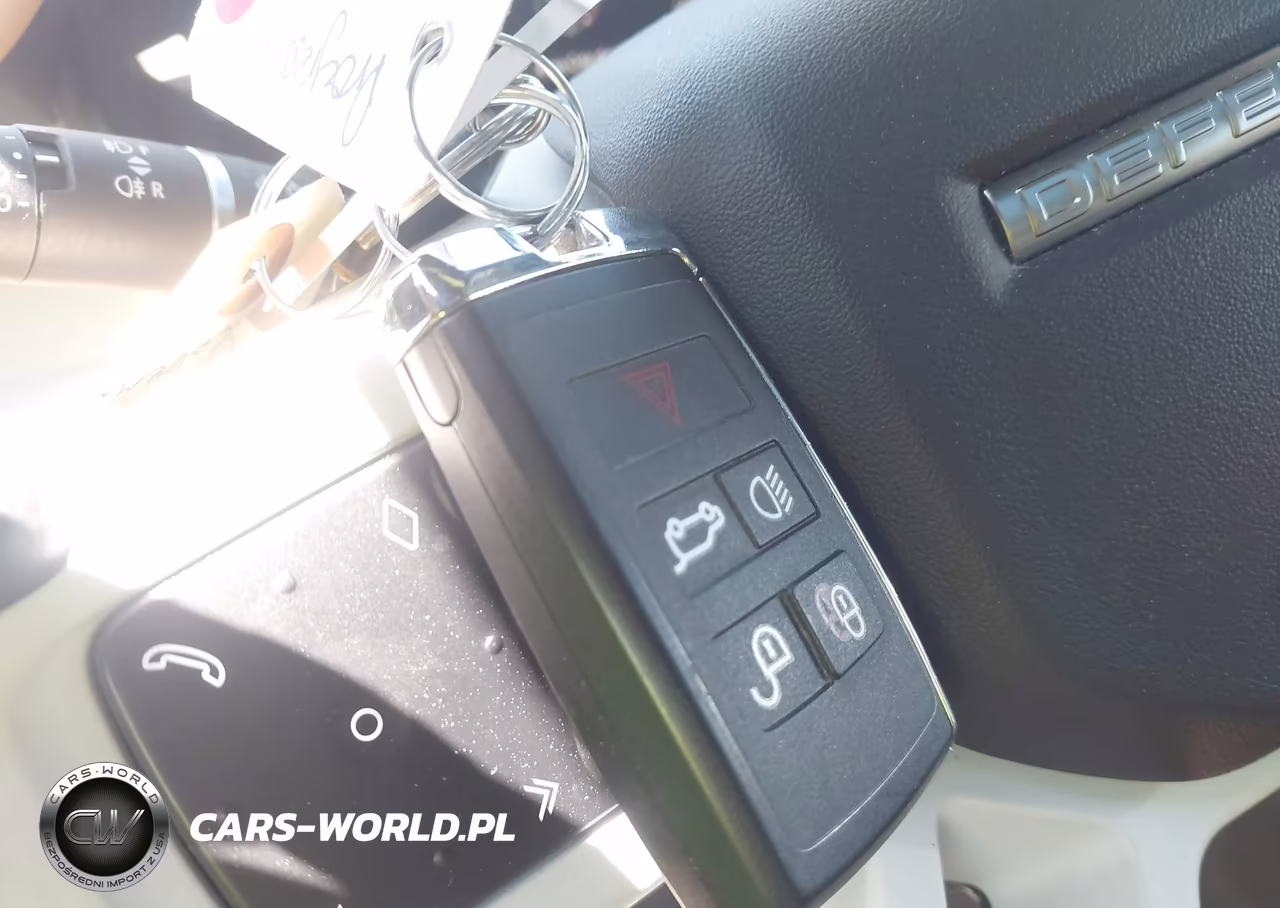 2025 Land Rover Defender 110 P300 VIN:SALEJ7EX0S2357096 - 11