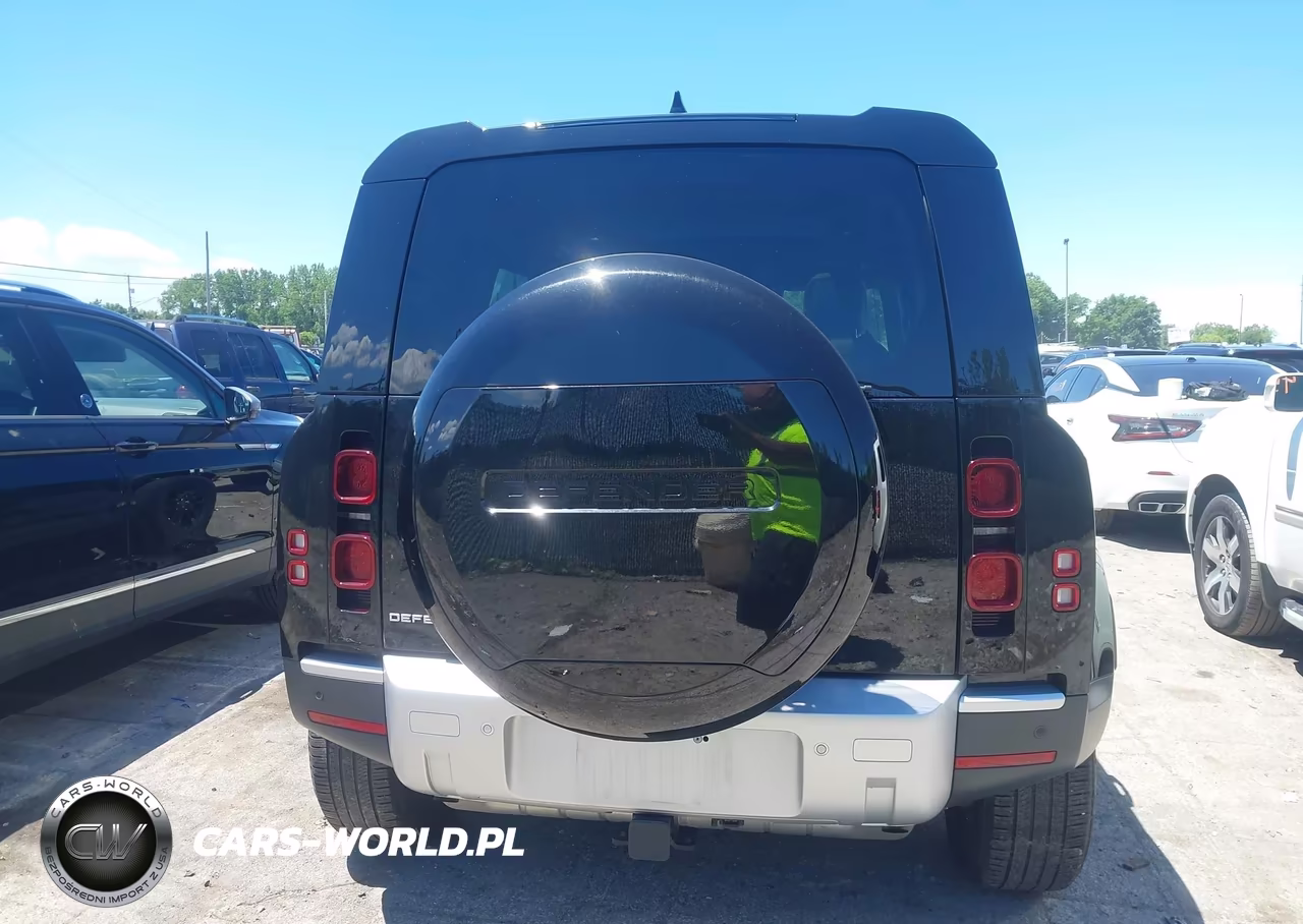 2025 Land Rover Defender 110 P300 VIN:SALEJ7EX0S2357096 - 17
