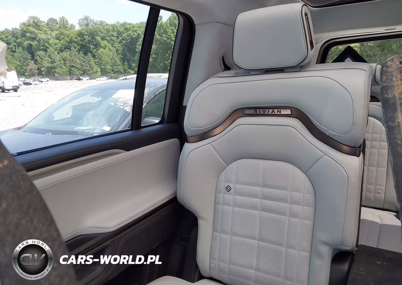 2025 Rivian R1S VIN:7PDSGCBP9SN060728 - 8