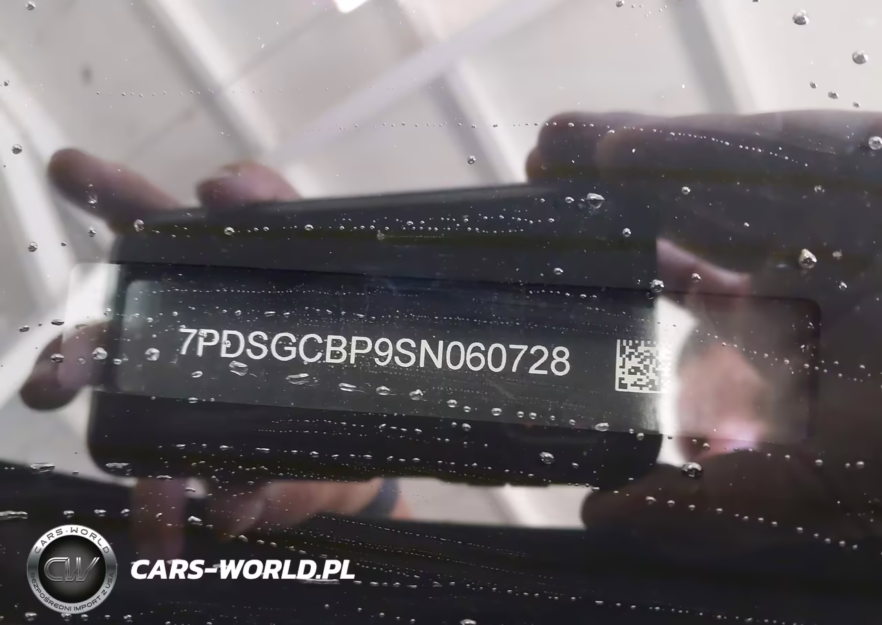 2025 Rivian R1S VIN:7PDSGCBP9SN060728 - 9