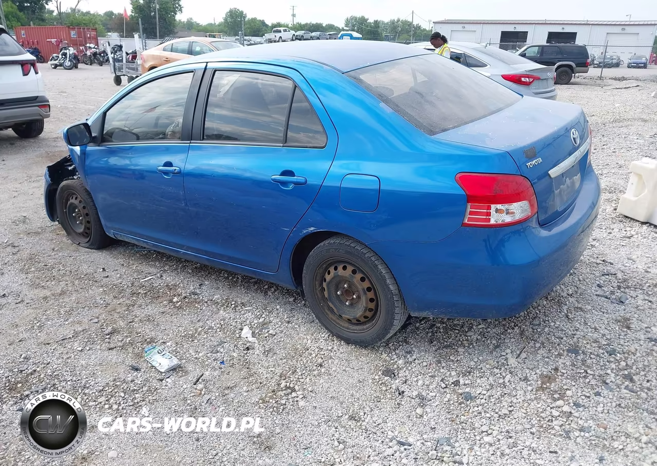 2010 Toyota Yaris VIN:JTDBT4K31A1355558 - 3