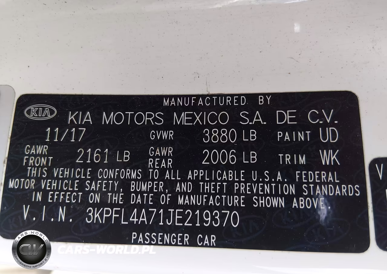 2018 Kia Forte S VIN:3KPFL4A71JE219370 - 9