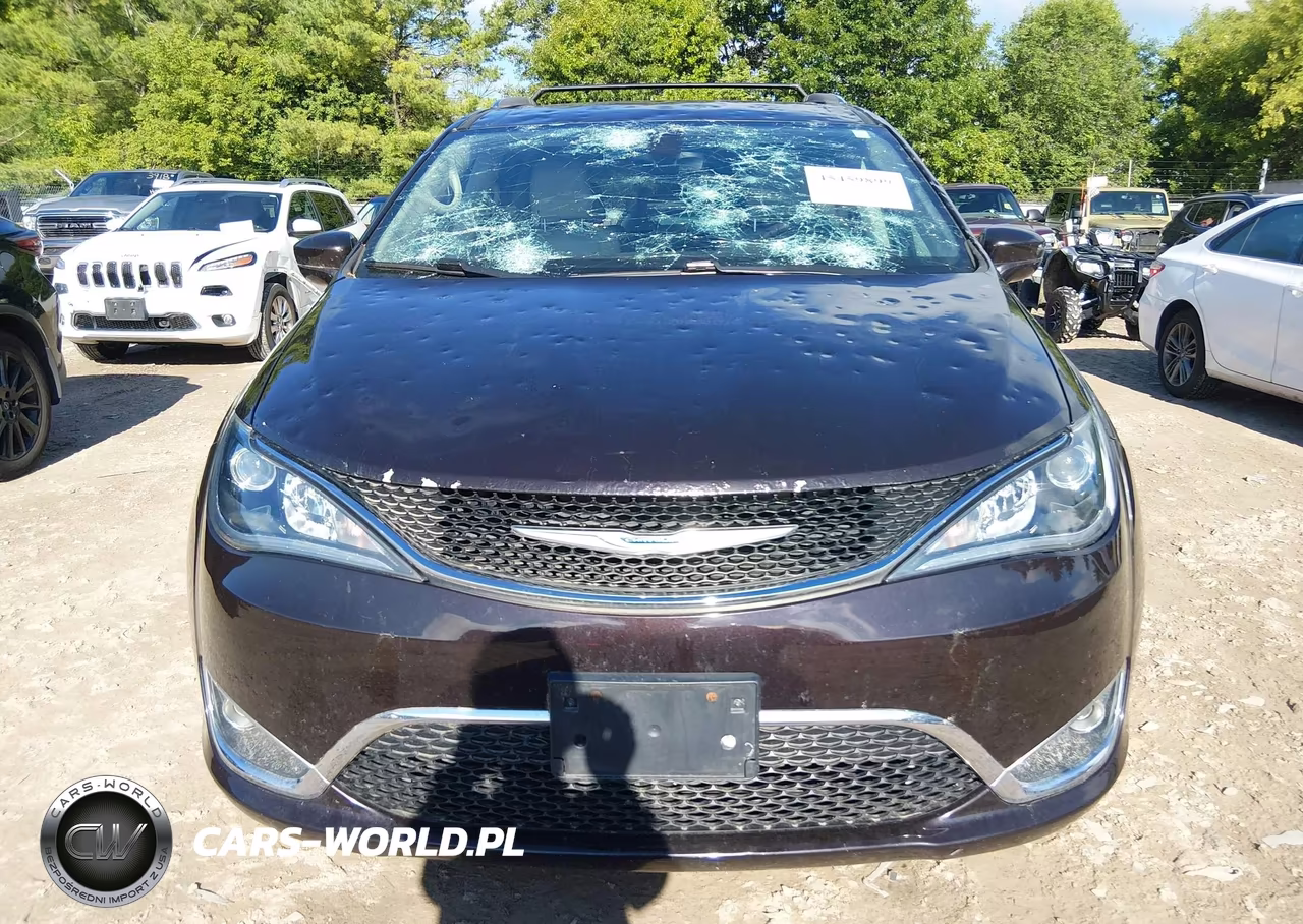 2018 Chrysler Pacifica Touring L VIN:2C4RC1BG8JR235140 - 12